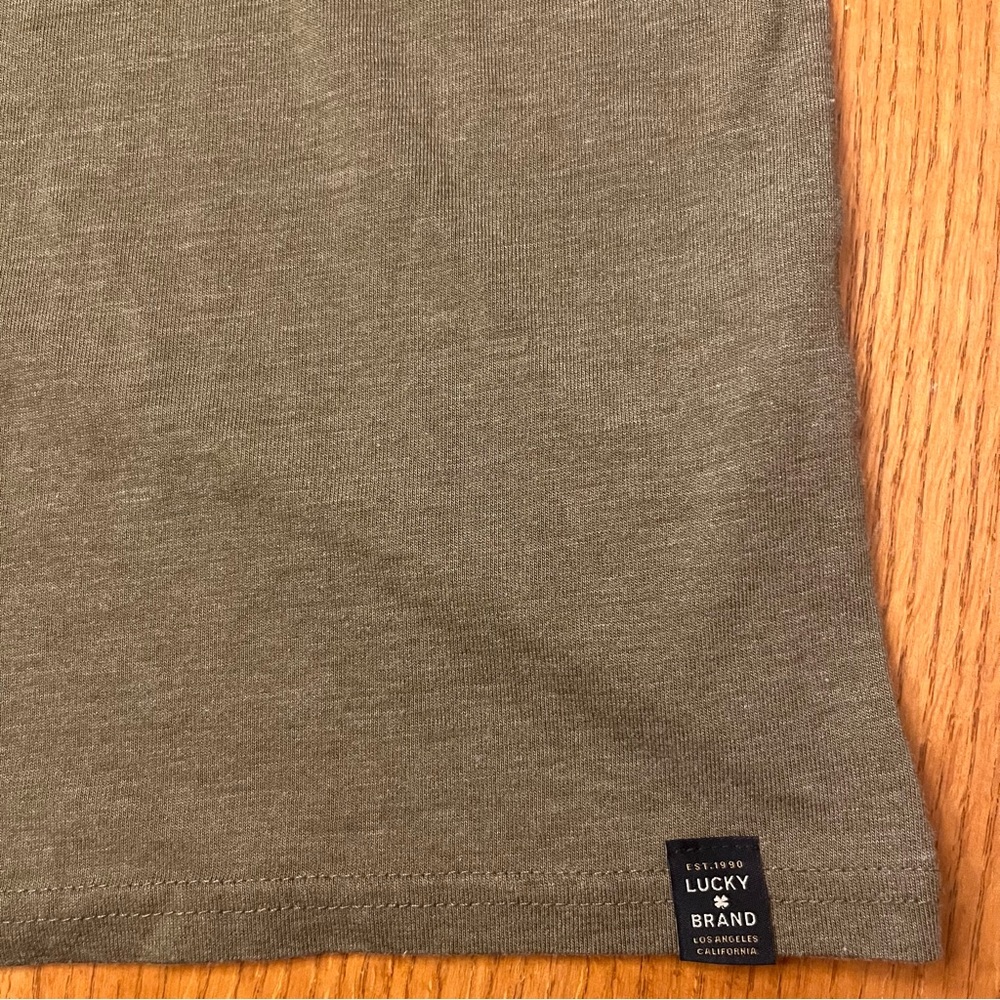 SOFT! Lucky Brand V-Neck T-Shirt MD Lucky Brand Tee TShirt OLIVE GREEN VNeck Top - Picture 5 of 10